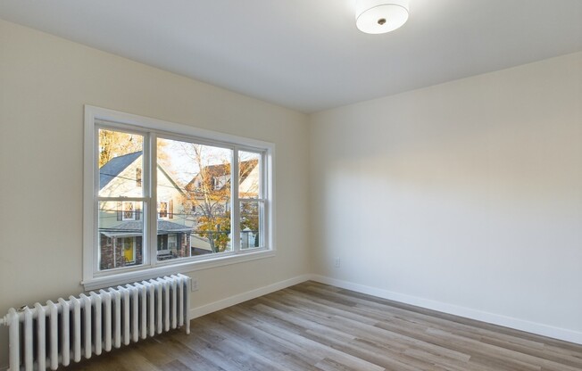 4 beds, 2 baths, 1,300 sqft, $4,300, Unit 2