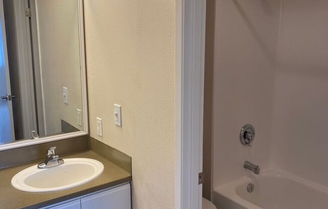 1 bed, 1 bath, 600 sqft, $1,695, Unit 524