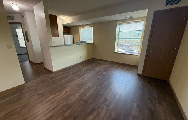 760 Mount Curve Blvd