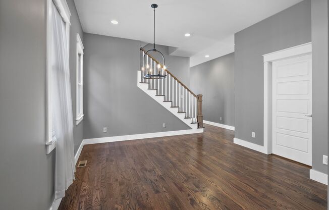 *HOT LISTING* Newly Renovated 3 Bedroom, 2.5 Bath w/ Bounus Room Home in Historic East Nashville!!