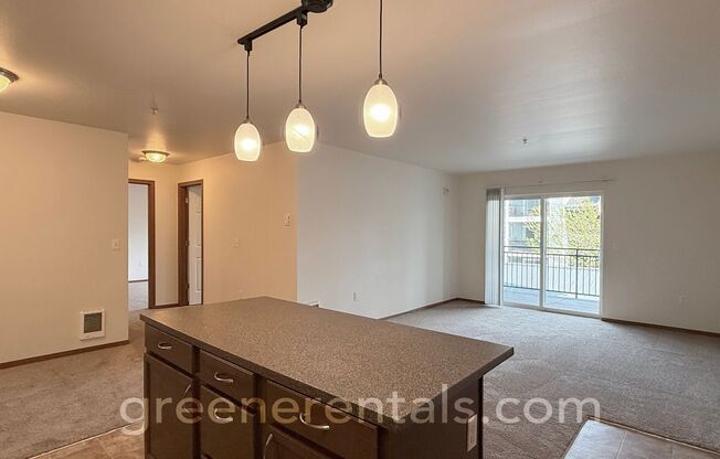 2 beds, 2 baths, 1,050 sqft, $1,735, Unit 1415-201