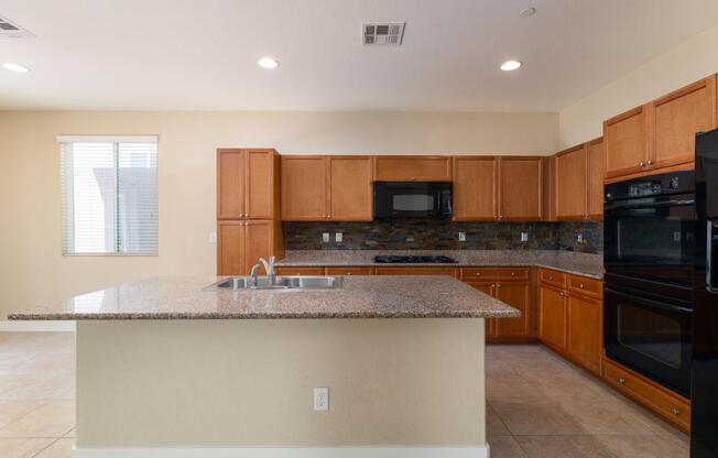 3 beds, 2 baths, 1,764 sqft, $2,100