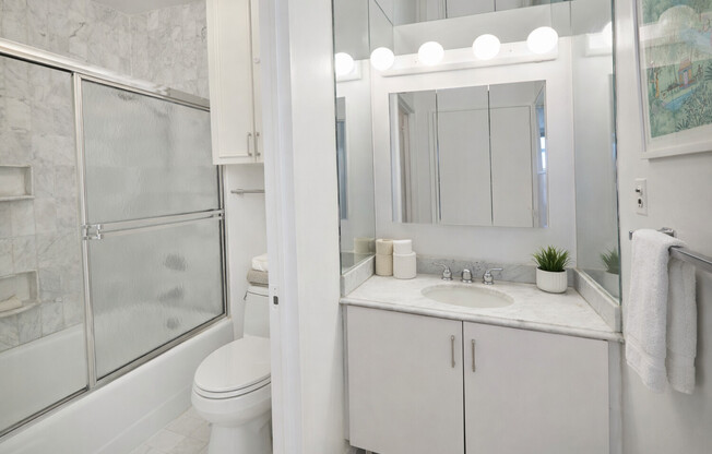 1 bed, 1 bath, 732 sqft, $5,000, Unit 31E