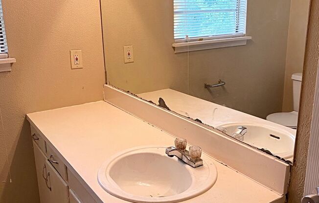 2 beds, 1.5 baths, 681 sqft, $895, Unit WC 7