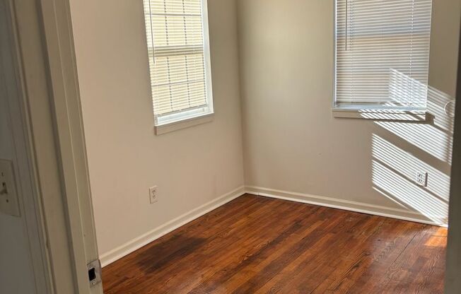 2 beds, 1 bath, $1,000