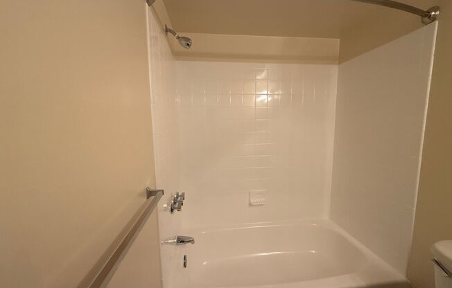 1 bed, 1 bath, 745 sqft, $1,650, Unit 14204 #104