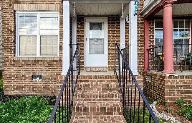813 W LEIGH ST