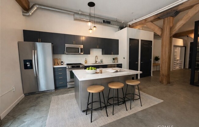 1 bed, 1 bath, 910 sqft, $3,350, Unit 117