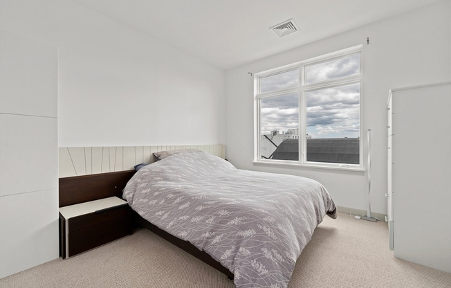 1 bed, 1 bath, 662 sqft, $3,200, Unit 403