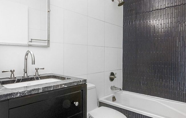1 bed, 1 bath, 692 sqft, $4,750, Unit 32B