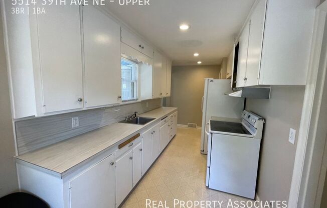 5514 39th Ave NE