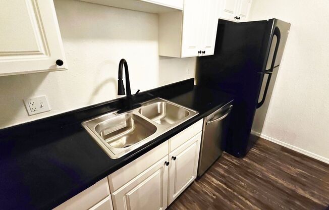 2 beds, 1.5 baths, $1,000, Unit #269