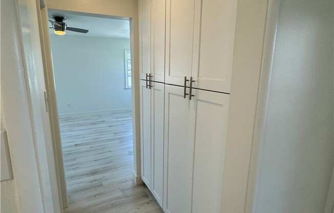 Studio, 1 bath, 450 sqft, $2,550, Unit 1/2