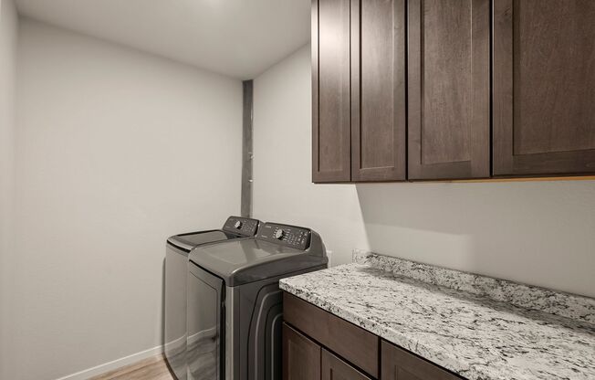 3 beds, 2.5 baths, $2,395, Unit UNIT 4