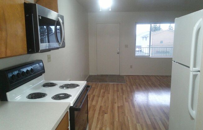 Studio, 1 bath, 400 sqft, $995, Unit 2057-07