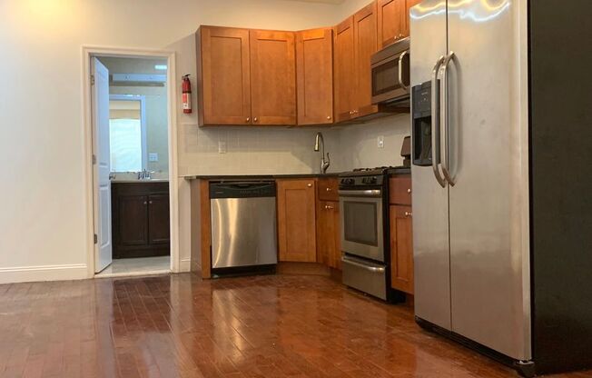 2 beds, 1 bath, 975 sqft, $1,257, Unit APT 1