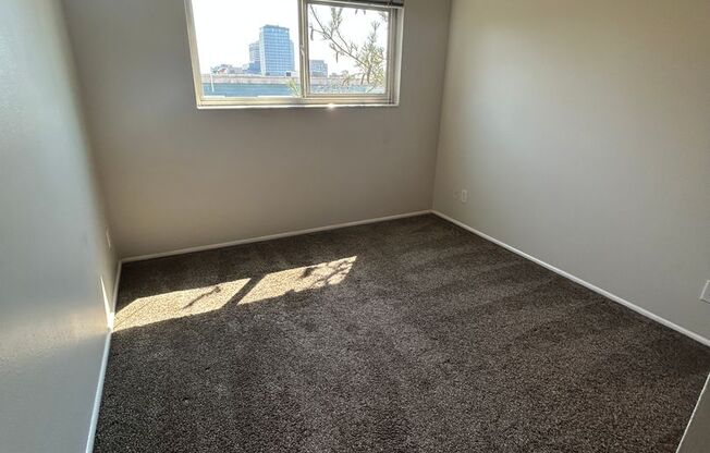3 beds, 2 baths, 1,390 sqft, $2,995, Unit 402