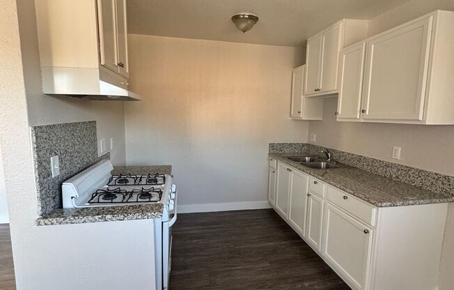 2 beds, 1 bath, 850 sqft, $2,250, Unit 14