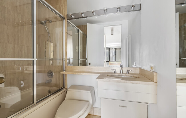 1 bed, 1.5 baths, 818 sqft, $5,250, Unit 6B