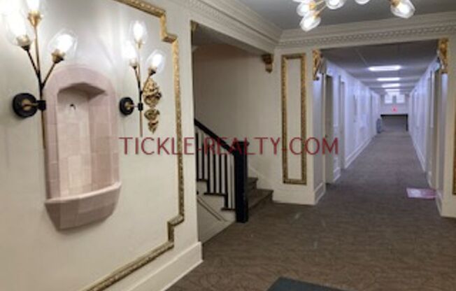 1 bed, 1 bath, $995, Unit S10