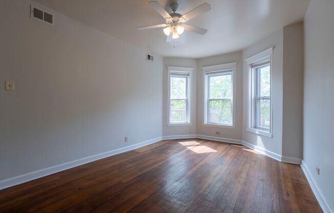 Sunny Spacious 3 Bedroom 1 Bathroom