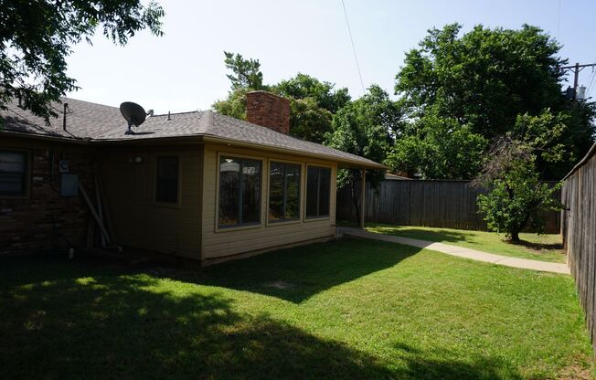 3 beds, 2 baths, $1,800