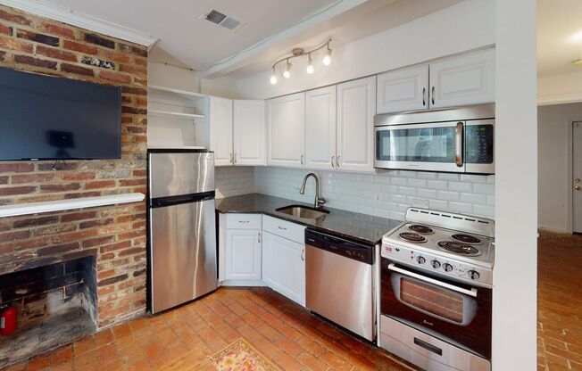 1 bed, 1 bath, $1,900, Unit (Apt B)