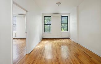 2 beds, 1 bath, $3,495, Unit 3R