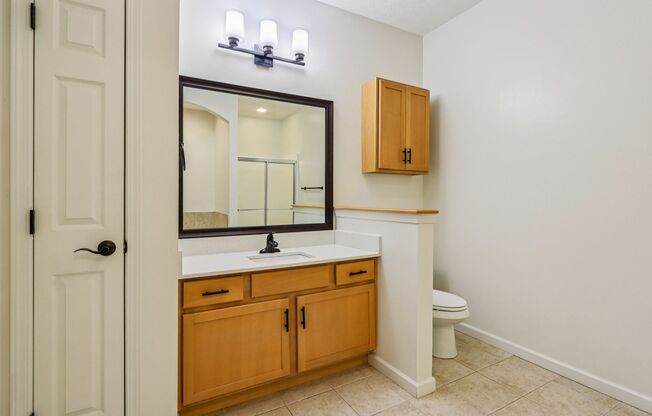1 bed, 1.5 baths, 1,100 sqft, $1,565