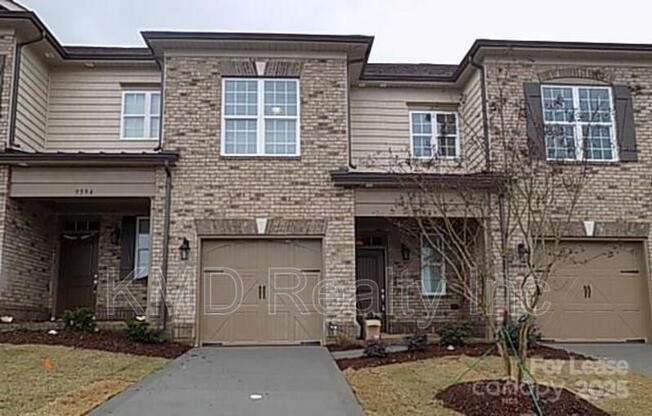 9590 CAMBERLEY AVE NW