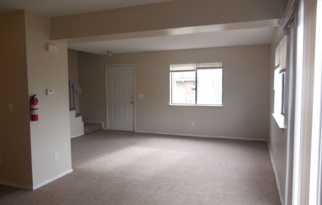 2 beds, 1 bath, 800 sqft, $925, Unit 2A