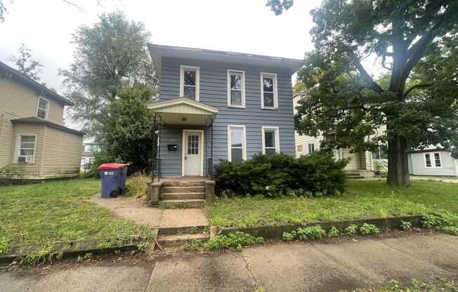 Three Bedroom Single Family Located Near Downtown Grand Rapids!