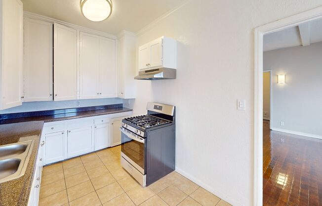 Studio, 1 bath, 400 sqft, $1,450, Unit 307