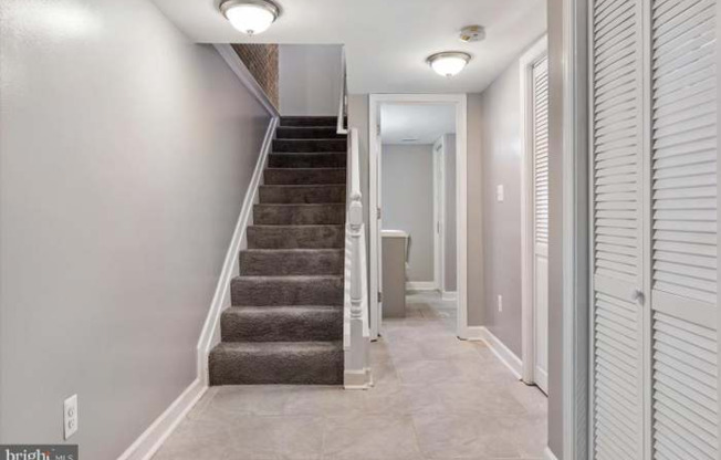 1230 W LOMBARD ST