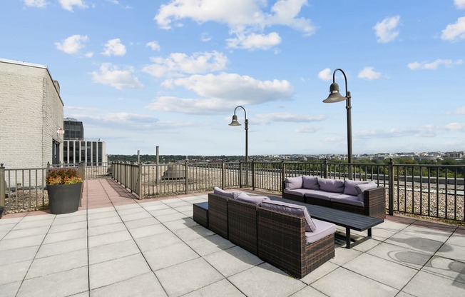 Enjoy Life At London Normandy House Apartments In Arlington VA