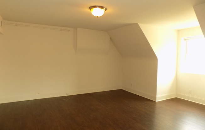 2 beds, 2 baths, $1,650, Unit 1020-4