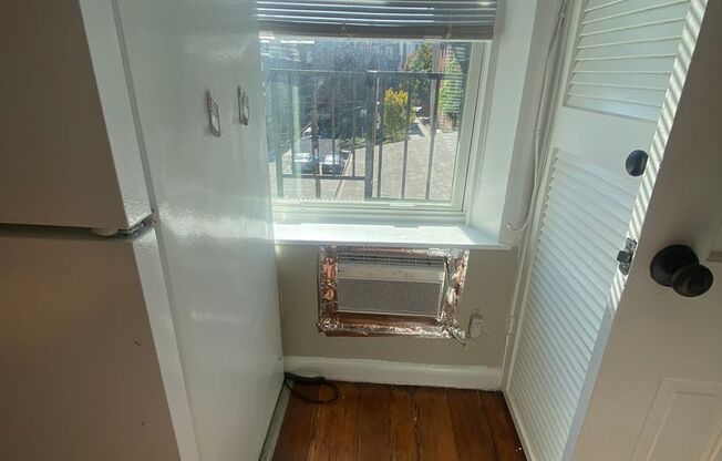 Studio, 1 bath, 307 sqft, $1,020, Unit 3A