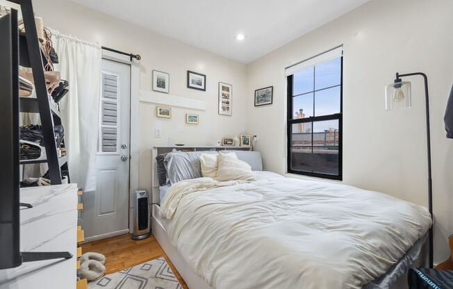 118 KINGSLAND AVE