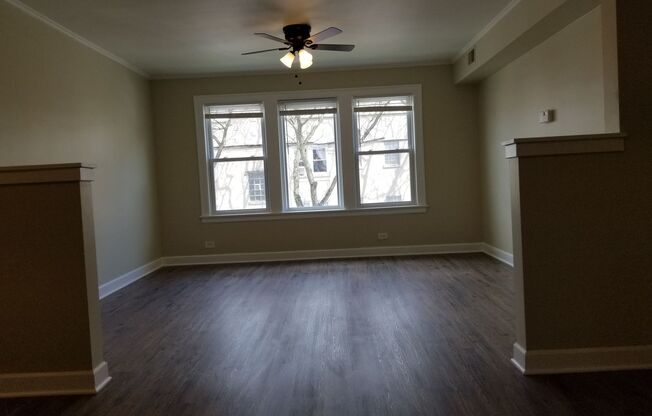 2636 N Leclaire