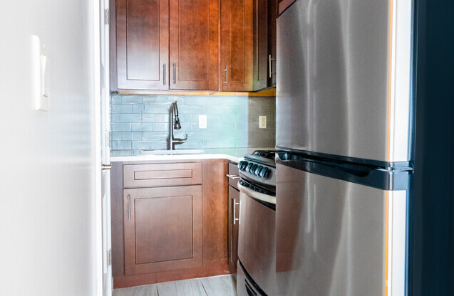 238 E 24 ST