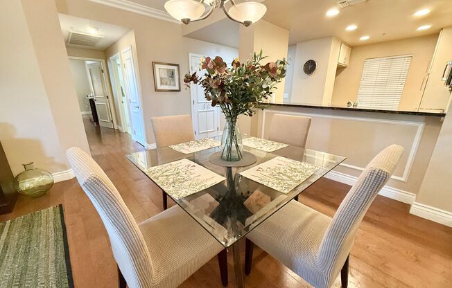 2 beds, 2 baths, $2,400, Unit # 206