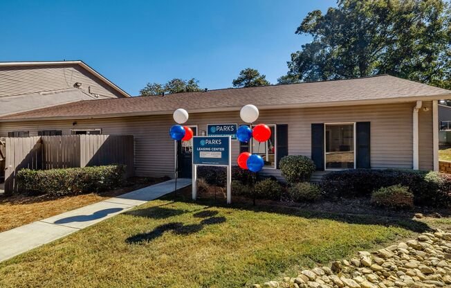 Modern Apartment Living in Southwest Atlanta | Parks at Utoy Creek Apartments – Atlanta, GA 30331