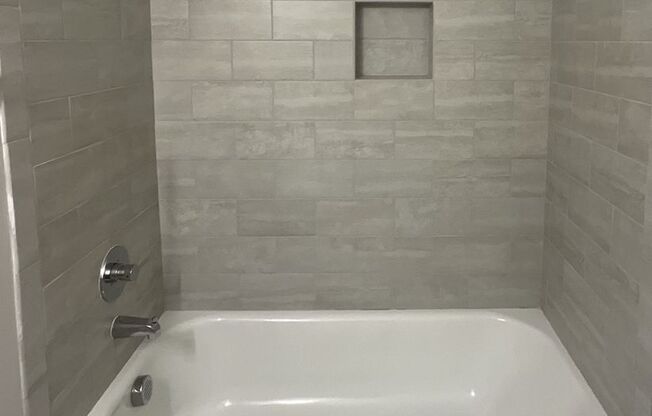 2 beds, 2 baths, 1,068 sqft, $1,757, Unit 1221TrC