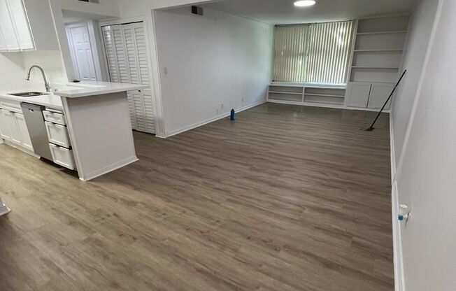 2 beds, 2 baths, $2,400, Unit # 265
