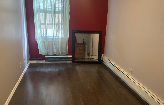 4 BAYVIEW AVE