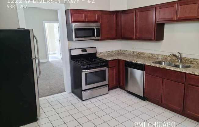 1222 W Diversey Pkwy