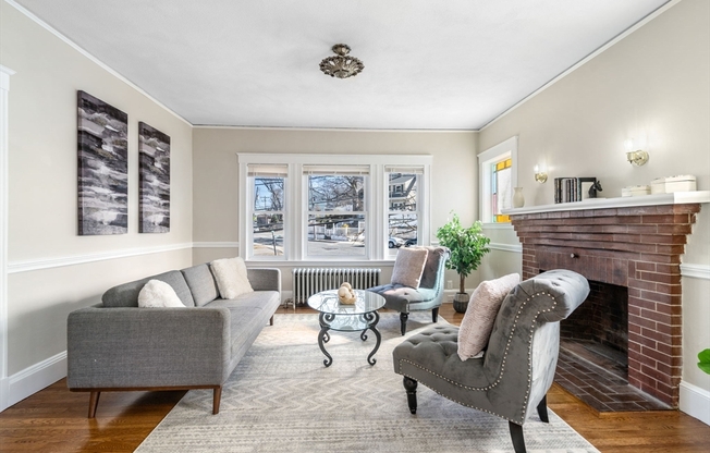 8 CHARLESVIEW ST