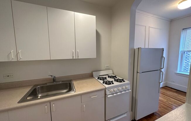 Studio, 1 bath, 350 sqft, $1,350, Unit 755-209
