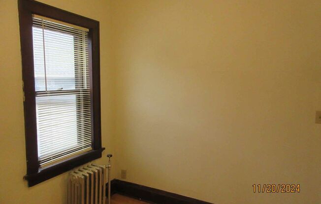 2 beds, 1 bath, $1,100, Unit 903 #3