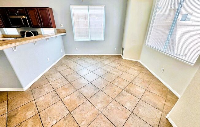 BEAUTIFUL 3 BEDROOM HOME IN SOUTHERN HIGHLANDS!!!